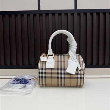BURBERRY   2026新款女生時尚包包  尺寸：18*11*12CM