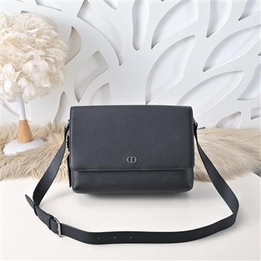 DIOR   2026新款男生時尚包包 尺寸：32*23*9CM