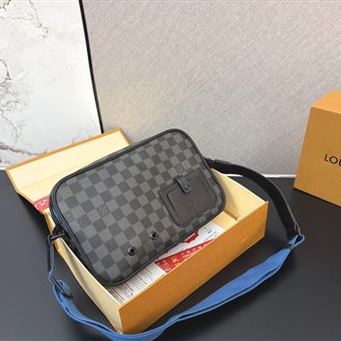 LOUIS VUITTON    2026新款男生時尚包包 尺寸：26*17CM