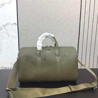 COACH     2026新款男生時尚包包 尺寸：35*21CM