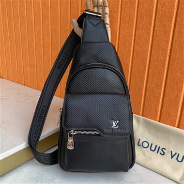 LOUIS VUITTON    2026新款男生時尚包包 尺寸：30*17*5.5CM