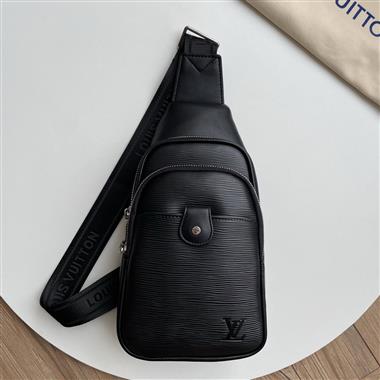 LOUIS VUITTON   2026新款男生時尚包包 尺寸：29*16*6CM