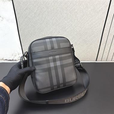 BURBERRY   2026新款男生時尚包包 尺寸：23*27CM