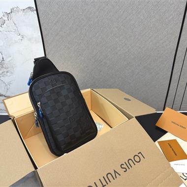 LOUIS VUITTON    2026新款男生時尚包包 尺寸：30*18CM
