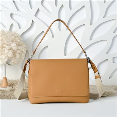 DIOR   2026新款男生時尚包包 尺寸：33*24.5*14CM