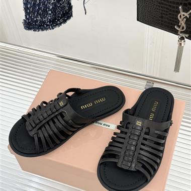 MIUMIU   2026新款女生休閒時尚鞋子