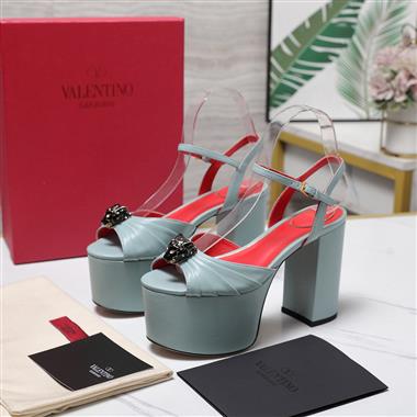 Valentino    2026新款女生休閒時尚鞋子