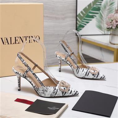 Valentino    2026新款女生休閒時尚鞋子