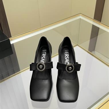 VERSACE  2026新款女生休閒時尚鞋子