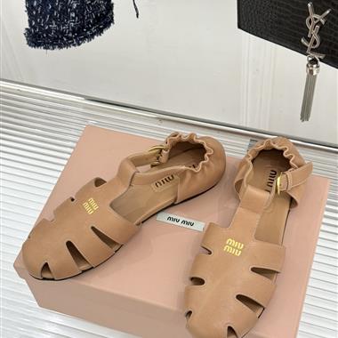 MIUMIU   2026新款女生休閒時尚鞋子