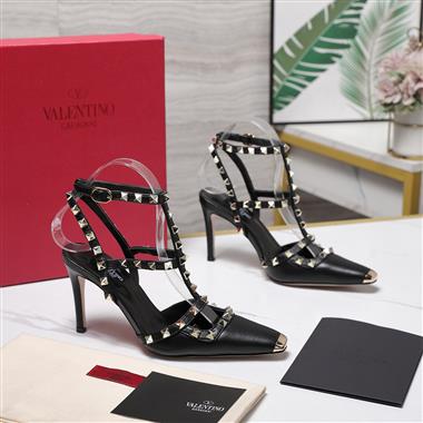 Valentino    2026新款女生休閒時尚鞋子