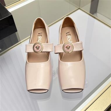 VERSACE  2026新款女生休閒時尚鞋子