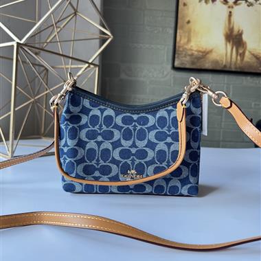 COACH  2026新款女生時尚包包   尺寸：20*7*15CM