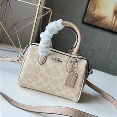 COACH  2026新款女生時尚包包   尺寸：18*14*8CM