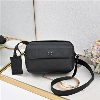 DIOR   2026新款男生時尚包包 尺寸：20*16*9CM