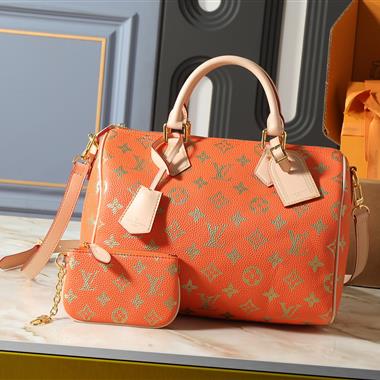 LOUIS VUITTON    2026新款女生時尚包包 尺寸：32*22.5*18CM