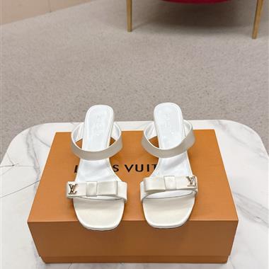 Louis Vuitton    2026新款女生休閒時尚鞋子