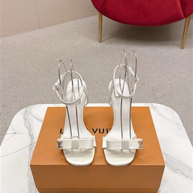 Louis Vuitton    2026新款女生休閒時尚鞋子