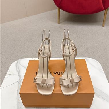 Louis Vuitton    2026新款女生休閒時尚鞋子