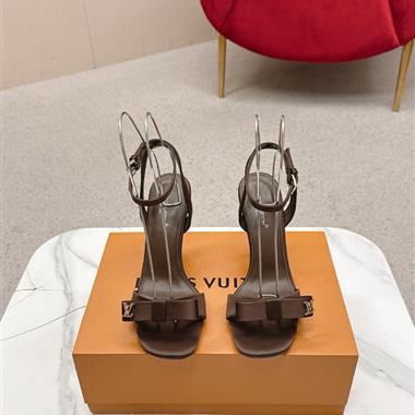 Louis Vuitton    2026新款女生休閒時尚鞋子