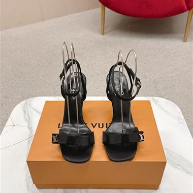 Louis Vuitton    2026新款女生休閒時尚鞋子