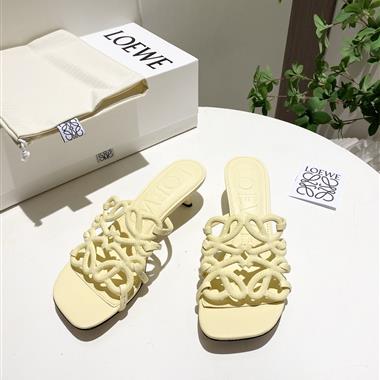 LOEWE    2026新款女生休閒時尚鞋子