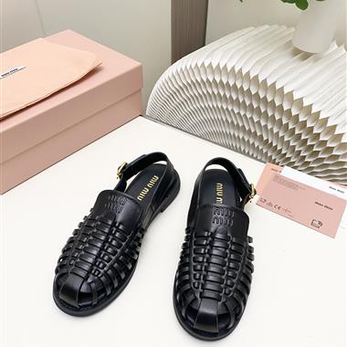 MIUMIU  2026新款女生休閒時尚鞋子