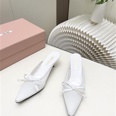 MIUMIU  2026新款女生休閒時尚鞋子