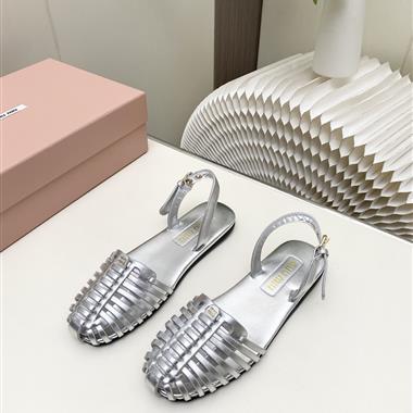 MIUMIU  2026新款女生休閒時尚鞋子