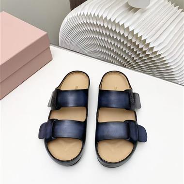 MIUMIU  2026新款女生休閒時尚鞋子