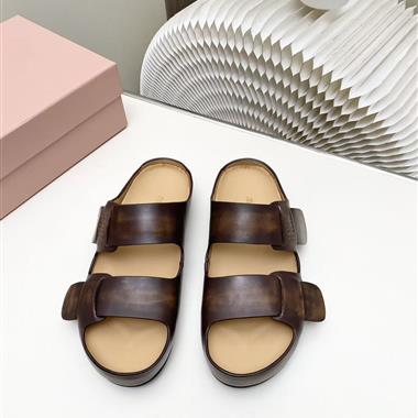 MIUMIU  2026新款女生休閒時尚鞋子