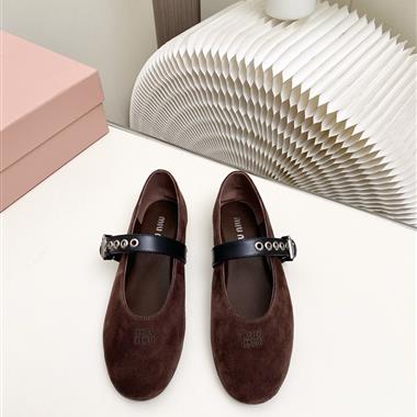 MIUMIU  2026新款女生休閒時尚鞋子