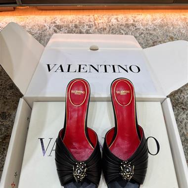 Valentino   2026新款女生休閒時尚鞋子