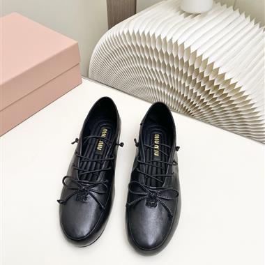 MIUMIU  2026新款女生休閒時尚鞋子