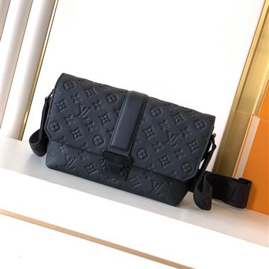 LOUIS VUITTON   2026新款男生時尚包包   尺寸：25x19x9.5CM