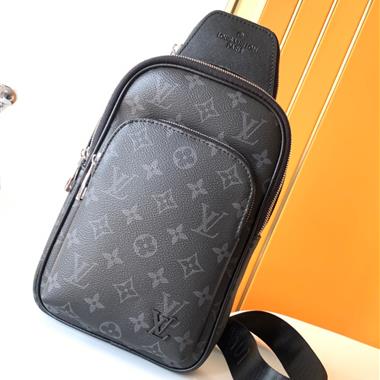 LOUIS VUITTON   2026新款男生時尚包包   尺寸：17x27x5CM