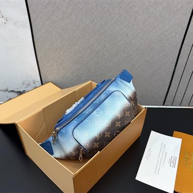 LOUIS VUITTON   2026新款男生時尚包包 尺寸：30*15CM