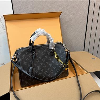 LOUIS VUITTON    2026新款男生時尚包包 尺寸：30CM