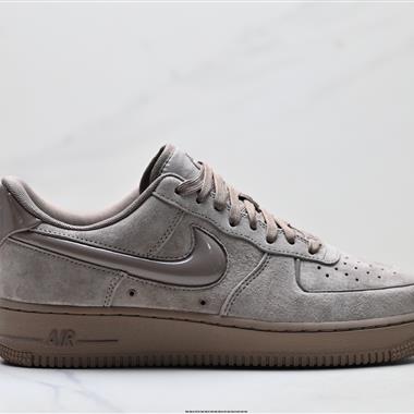 NIKE AIR FORCE 1‘07