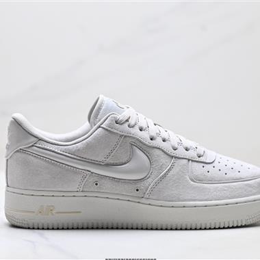 NIKE AIR FORCE 1‘07