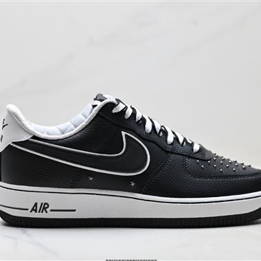NIKE AIR FORCE 1‘07