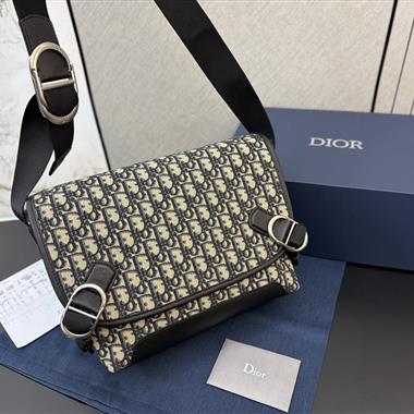 DIOR   2026新款男生時尚包包  尺寸：31*25CM