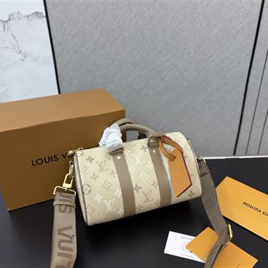 LOUIS VUITTON  2026新款男生時尚包包  尺寸：25CM