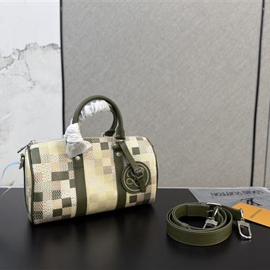 LOUIS VUITTON   2026新款男生時尚包包  尺寸：25CM