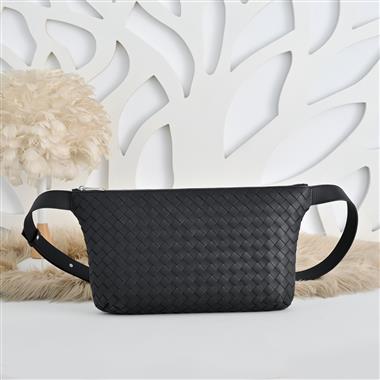BOTTEGA VENETA   2026新款男生時尚包包  尺寸：35*21*8CM