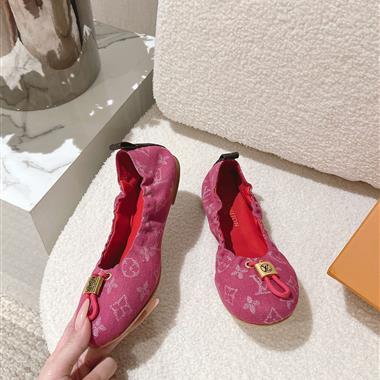 Louis Vuitton    2026新款女生休閒時尚鞋子