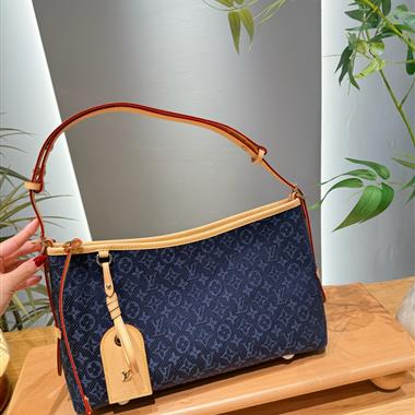 LOUIS VUITTON   2026新款女生時尚包包 尺寸：30*20CM