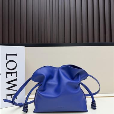 LOEWE   2026新款女生時尚包包 尺寸：23*18*9CM