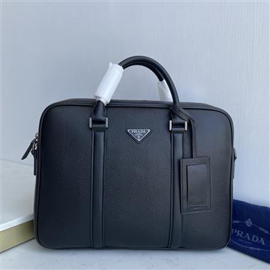 PRADA   2026新款男生時尚包包  尺寸：38×28×7CM