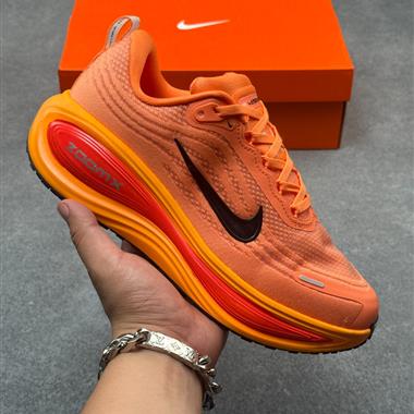 Nike Vomero Plus 舒適減震防滑 低幫跑步鞋